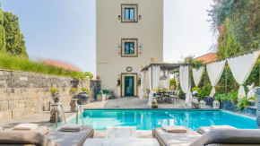 Villa Urbis Taormina, luxury villa in the heart of Taormina with swimming pool & lift